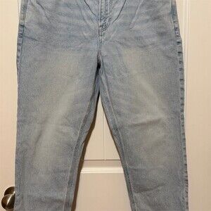 American Eagle Outfitters Strigid Mom Jeans Women’s 12 Short Light Wash Denim